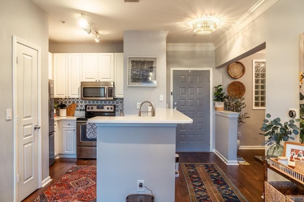 2 bedroom, 2 bathroom, 1,079 sq ft condominium sold at 10 Perimeter Summit Boulevard 4315, Brookhaven, GA 30319