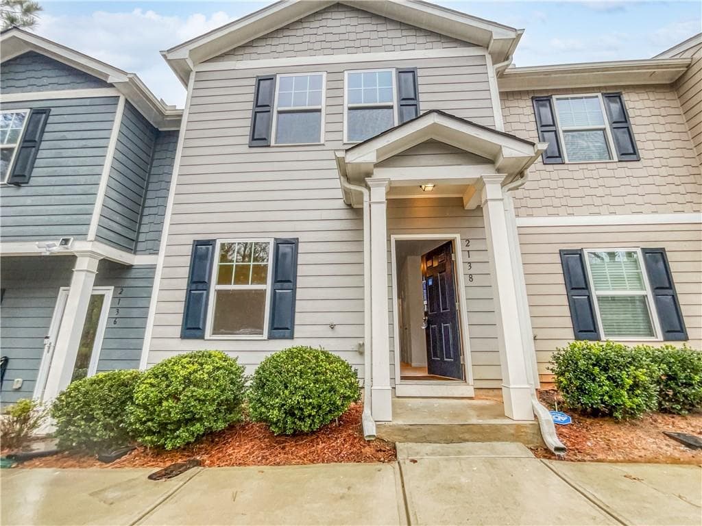 3 bedroom, 3 bathroom, 1,368 sq ft townhouse sold at 2138 Chadwick Road, Atlanta, GA 30331