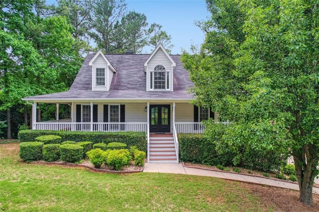 3 bedroom, 3 bathroom, 2,058 sq ft single family residence under contract at 212 WARRENTON Drive, Douglasville, GA 30134 — photo 2