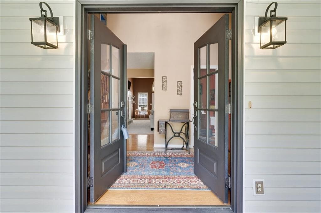 3 bedroom, 3 bathroom, 2,058 sq ft single family residence under contract at 212 WARRENTON Drive, Douglasville, GA 30134 — photo 4