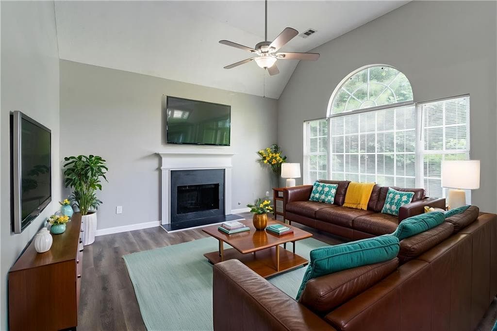 4 bedroom, 2 bathroom, 1,889 sq ft single family residence for sale at 1404 Lancaster Court, Mcdonough, GA 30252 — photo 3