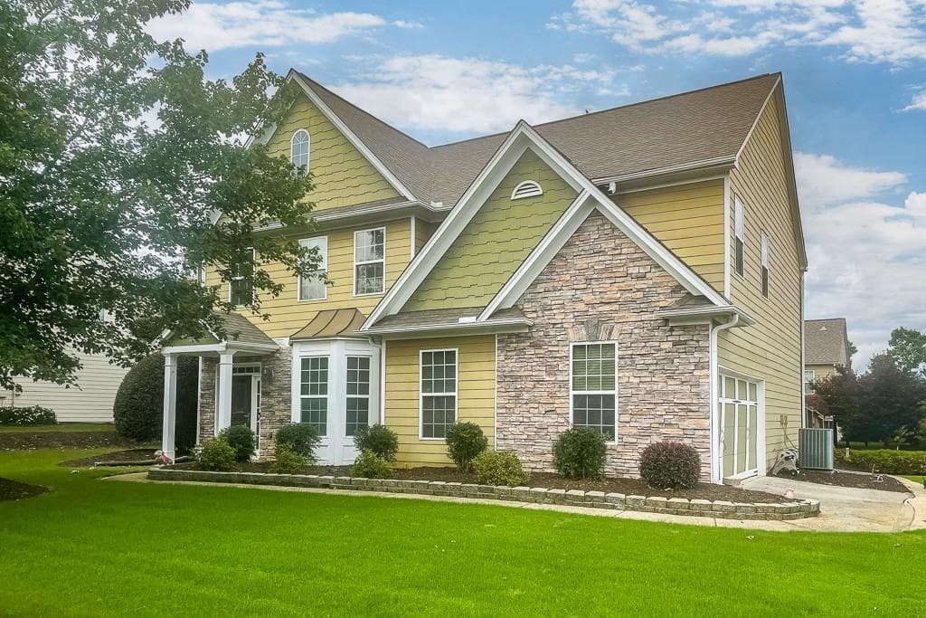 4 bedroom, 3 bathroom, 3,243 sq ft single family residence sold at 1683 Sahale Falls Drive, Braselton, GA 30517