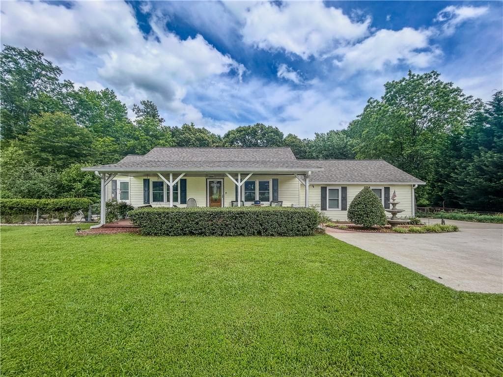 2 bedroom, 2 bathroom, 1,362 sq ft single family residence for sale at 4017 S South Bogan Road Road, Buford, GA 30519
