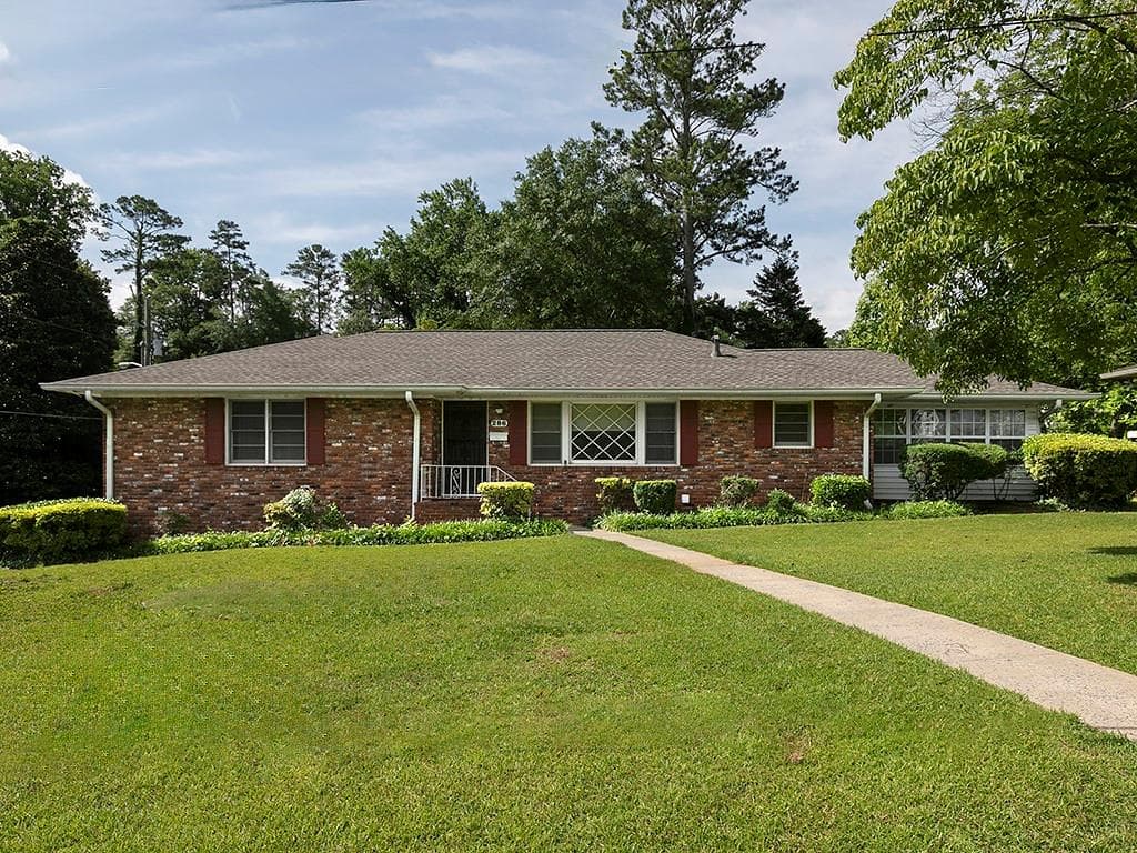 3 bedroom, 2 bathroom, 1,916 sq ft single family residence sold at 286 Sequoia Drive, Marietta, GA 30060