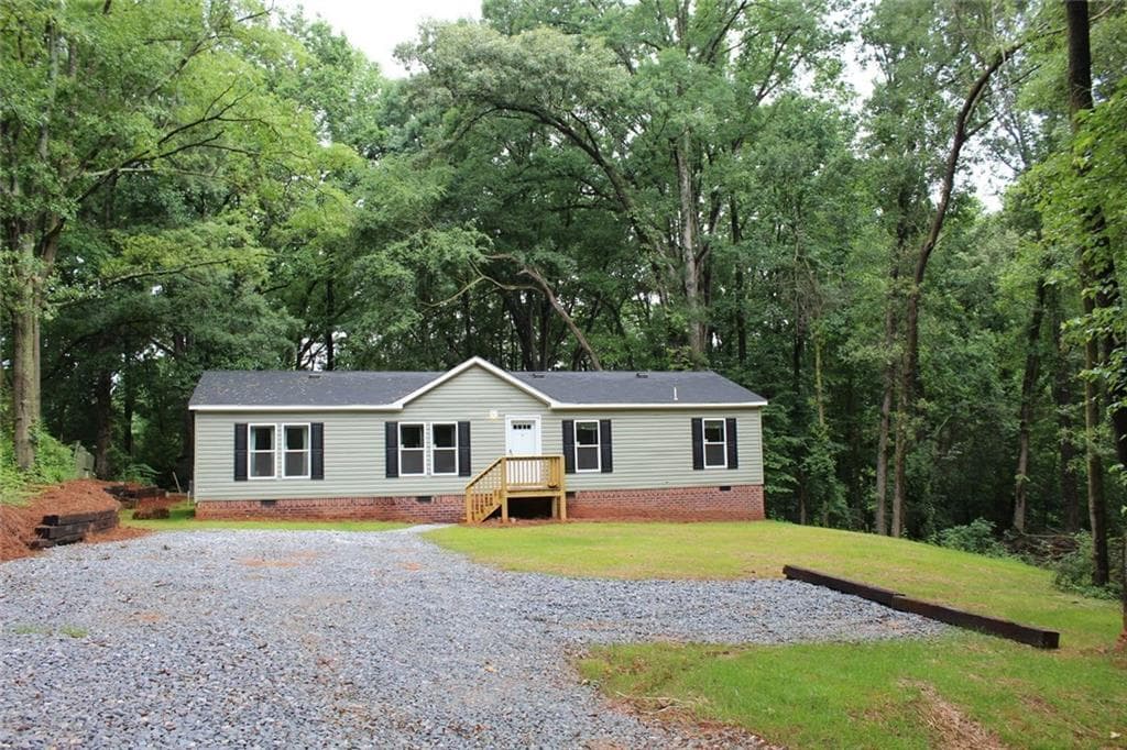 4 bedroom, 2 bathroom, 1,456 sq ft single family residence sold at 2713 Brays Lake Road, Royston, GA 30662