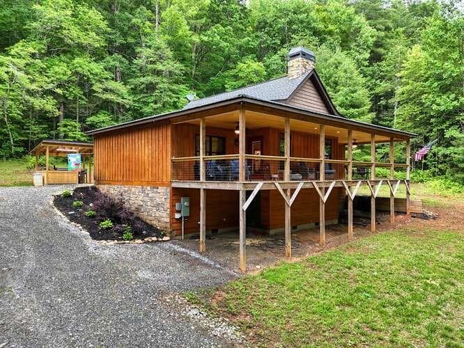 2 bedroom, 2 bathroom single family residence sold at 2726 Turkey Trot, Hiawassee, GA 30546