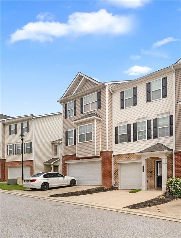 3 bedroom, 4 bathroom, 1,480 sq ft townhouse sold at 920 Society Circle, Atlanta, GA 30331