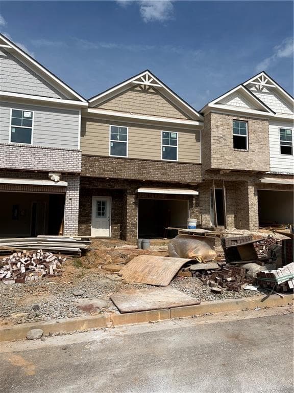 3 bedroom, 3 bathroom, 1,813 sq ft townhouse sold at 41 Creekside Commons Drive, Hoschton, GA 30548