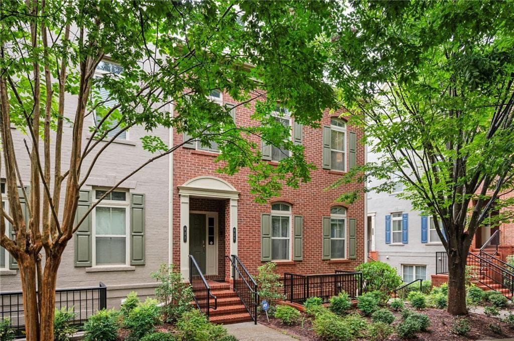 2 bedroom, 3 bathroom, 1,570 sq ft condominium sold at 827 Perennial Drive, Atlanta, GA 30328