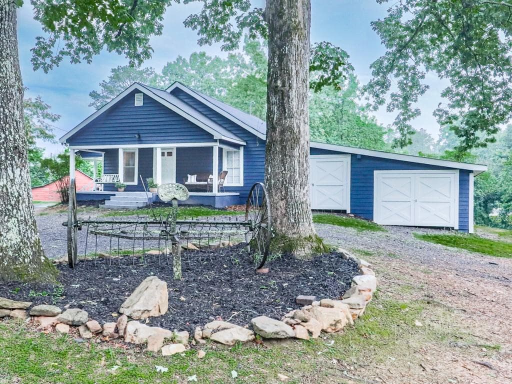 3 bedroom, 1 bathroom single family residence sold at 776 Green Drive, Canton, GA 30114