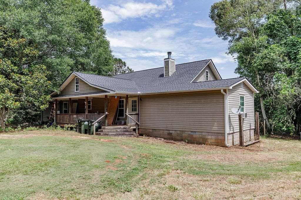 3 bedroom, 2 bathroom, 1,450 sq ft single family residence sold at 110 October Woods Drive, Athens, GA 30601