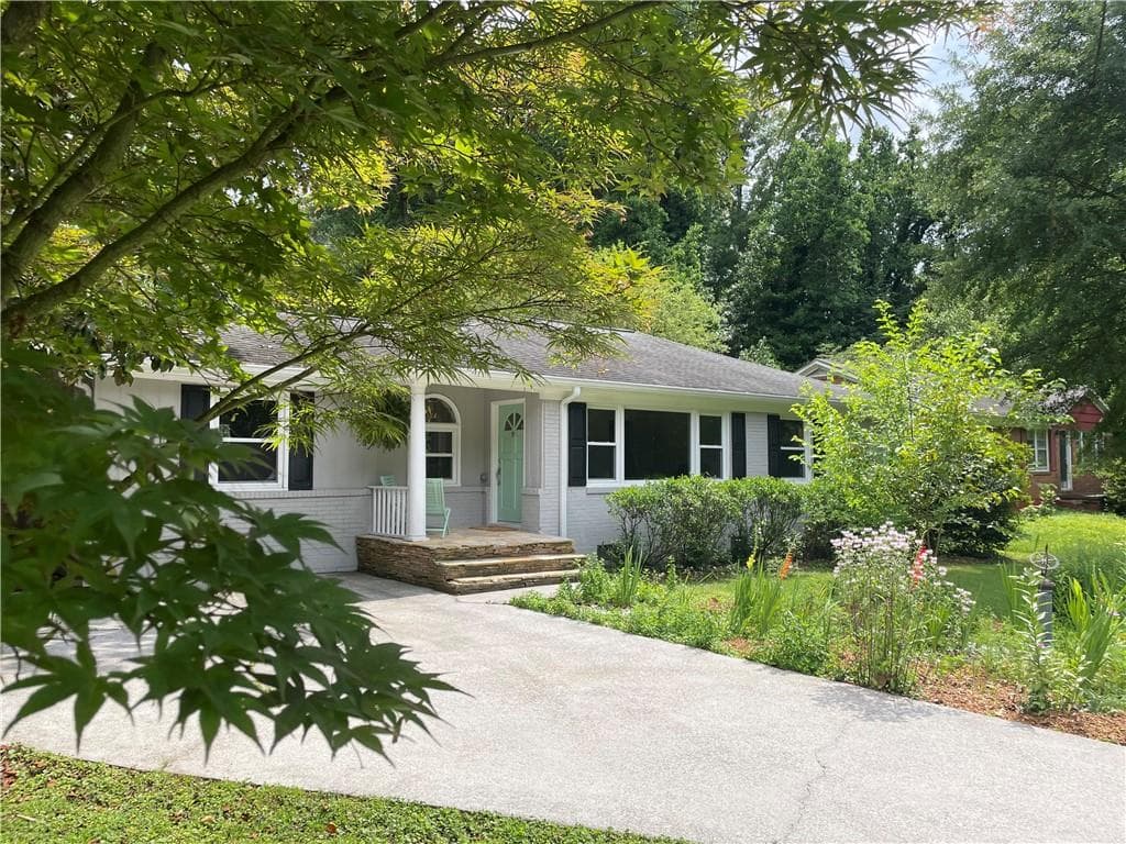 3 bedroom, 2 bathroom, 1,387 sq ft single family residence sold at 2205 Desmond Drive, Decatur, GA 30033