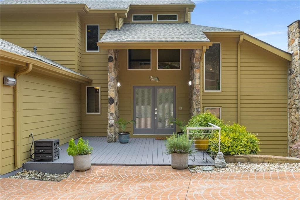 570 Matterhorn Way, Alpharetta, GA 30022 — most recent listing photo