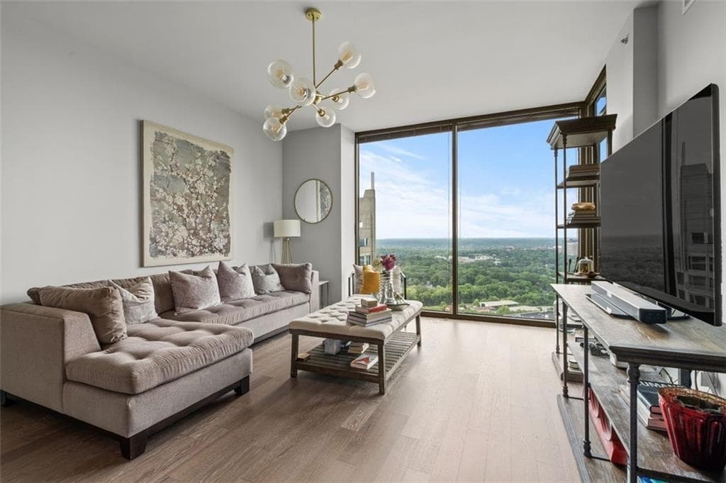 3 bedroom, 3 bathroom, 2,152 sq ft condominium sold at 270 17TH Street 2804, Atlanta, GA 30363