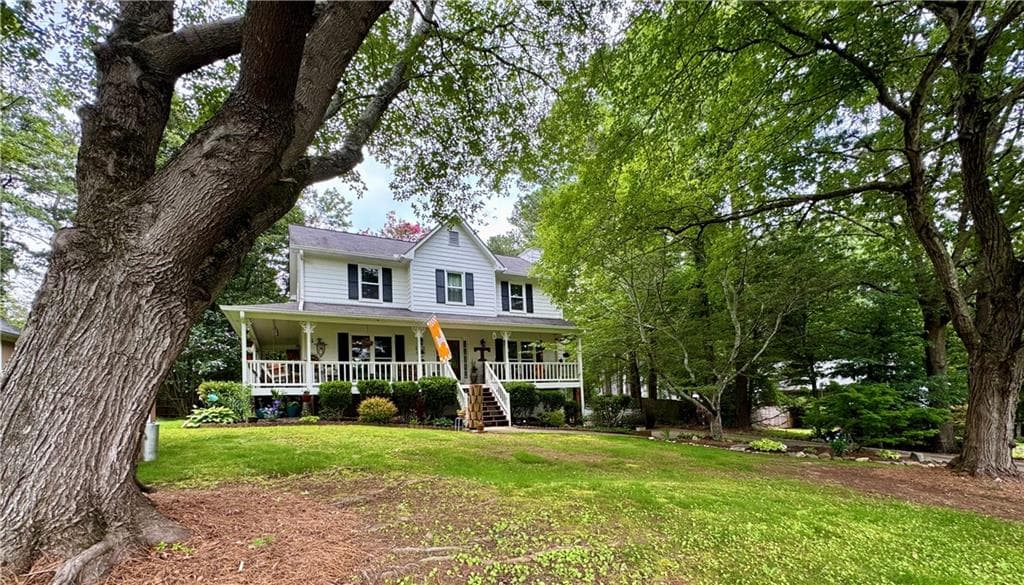 3 bedroom, 3 bathroom, 2,086 sq ft single family residence sold at 4114 Falcon Shores Court, Acworth, GA 30101