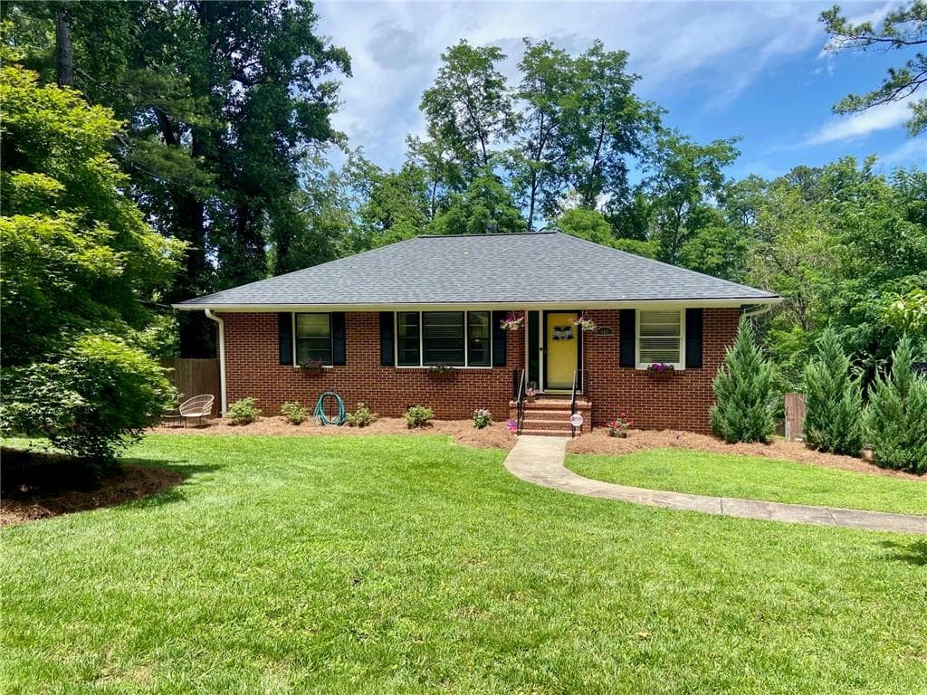 3 bedroom, 2 bathroom, 1,871 sq ft single family residence sold at 406 S Hillcrest Drive, Marietta, GA 30064