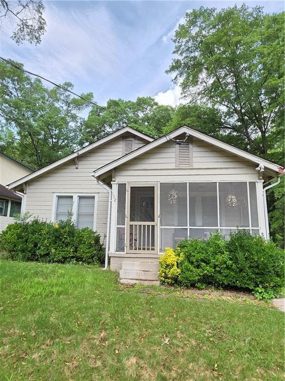2 bedroom, 1 bathroom, 808 sq ft single family residence sold at 502 S Evelyn Place, Atlanta, GA 30318