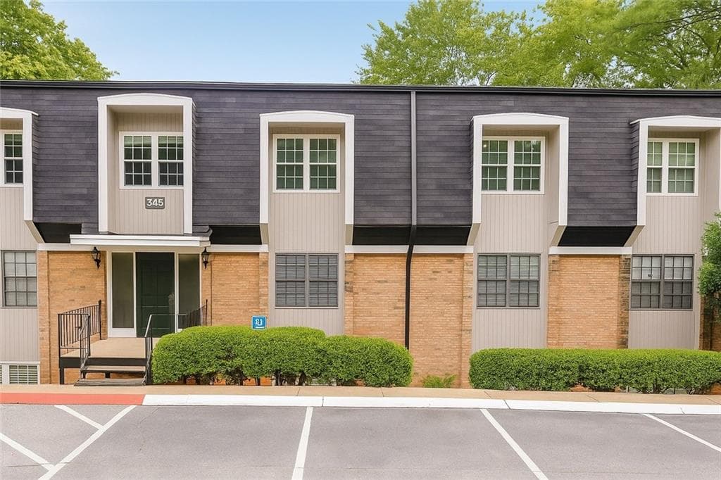 345 Winding River Drive F, Atlanta, GA 30350 — most recent listing photo