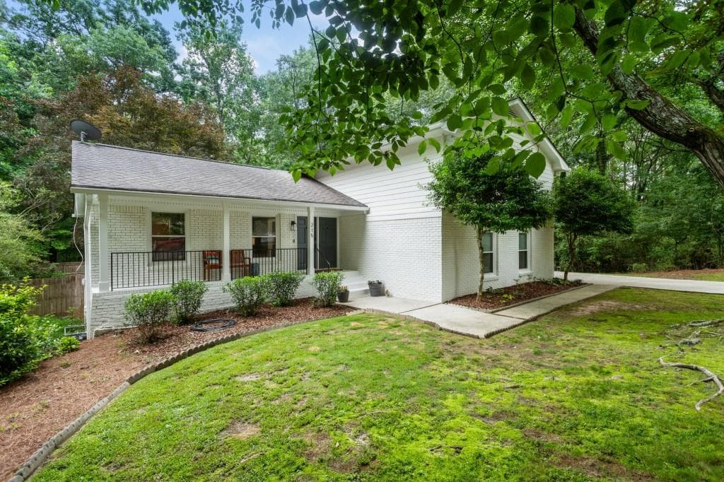 215 Ansley Court, Roswell, GA 30076 — most recent listing photo