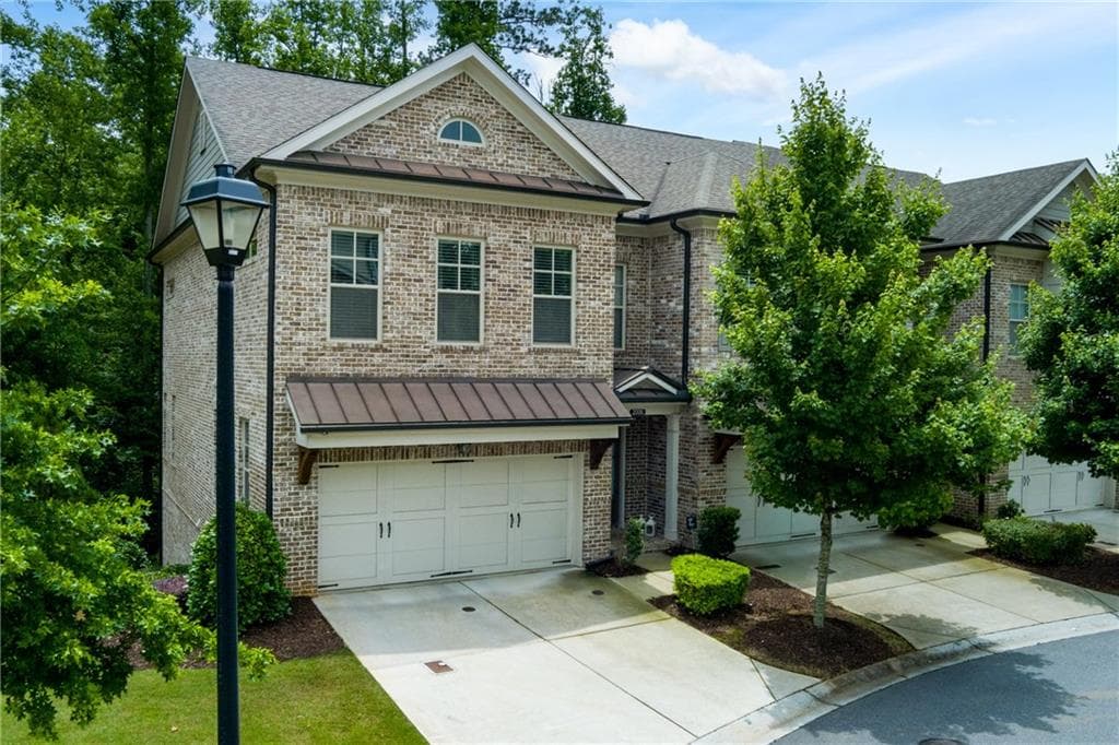4 bedroom, 4 bathroom, 3,018 sq ft townhouse sold at 2006 Towneship Trail, Roswell, GA 30075