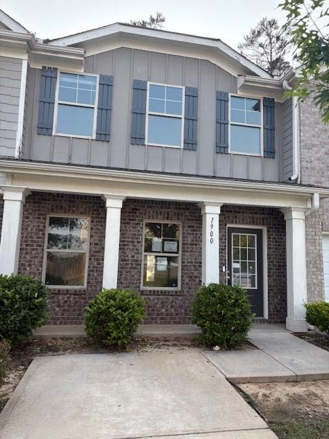 1900 Old Dogwood, Jonesboro, GA 30238 — most recent listing photo