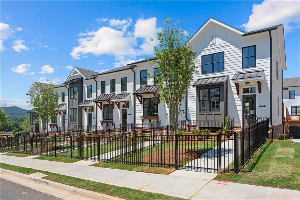 628 Skytop Drive 158, Cumming, GA 30040 — most recent listing photo