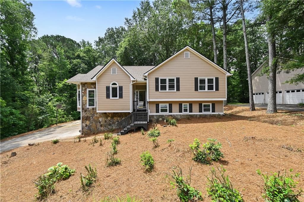 400 Hunt River Way, Suwanee, GA 30024 — most recent listing photo