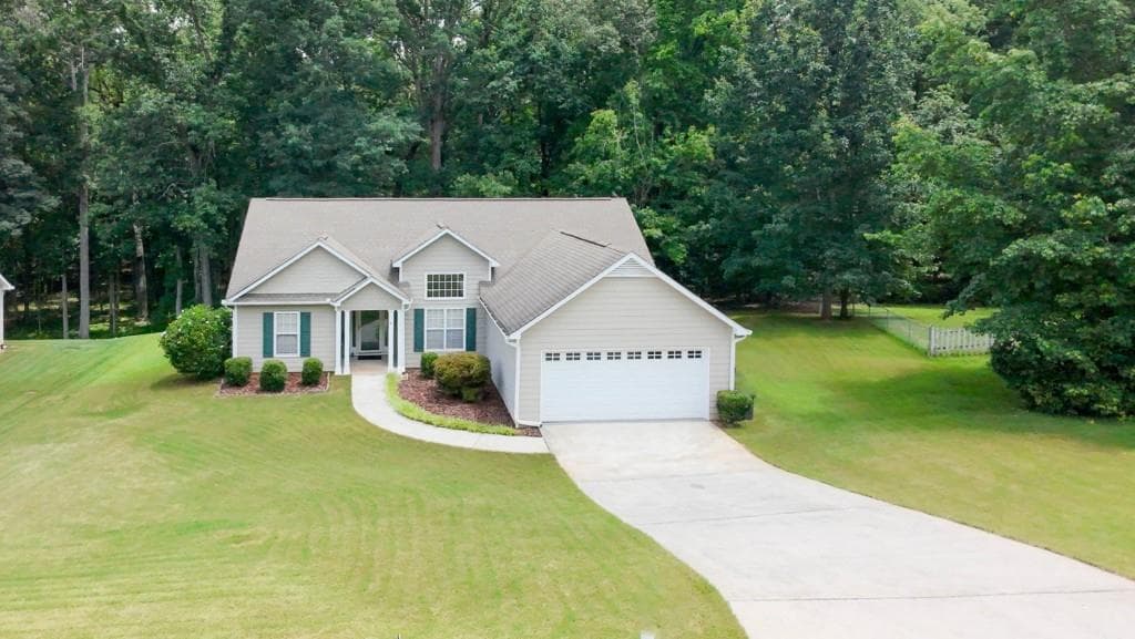 3 bedroom, 2 bathroom, 1,524 sq ft single family residence sold at 555 Flintlock Drive, Dacula, GA 30019