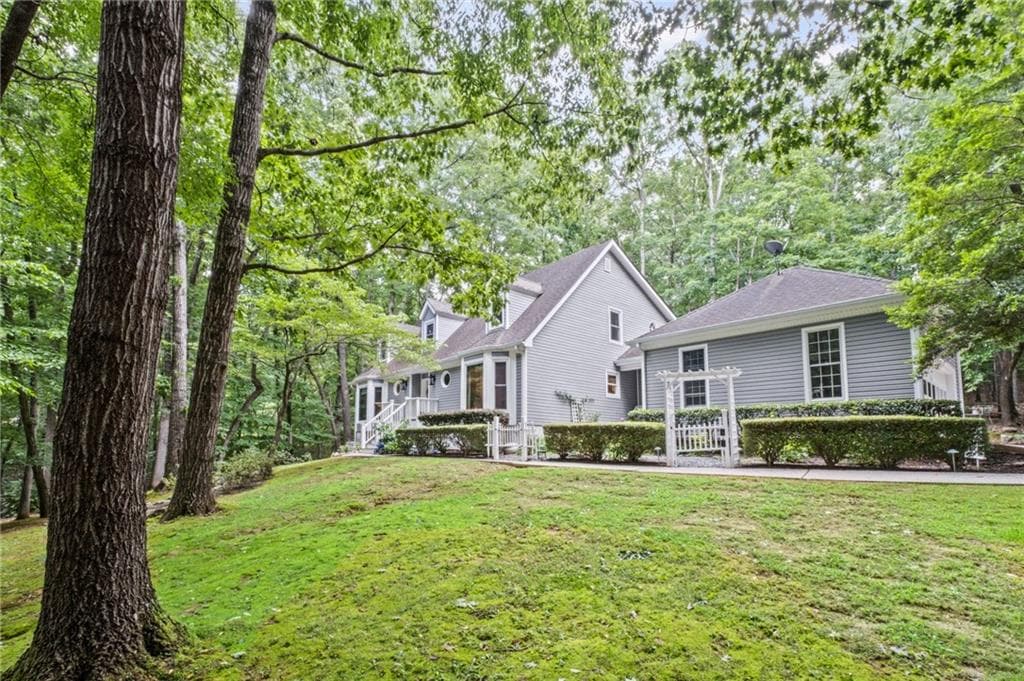 4 bedroom, 5 bathroom, 2,697 sq ft single family residence for sale at 115 Leaf Lake Drive, Suwanee, GA 30024 — photo 2