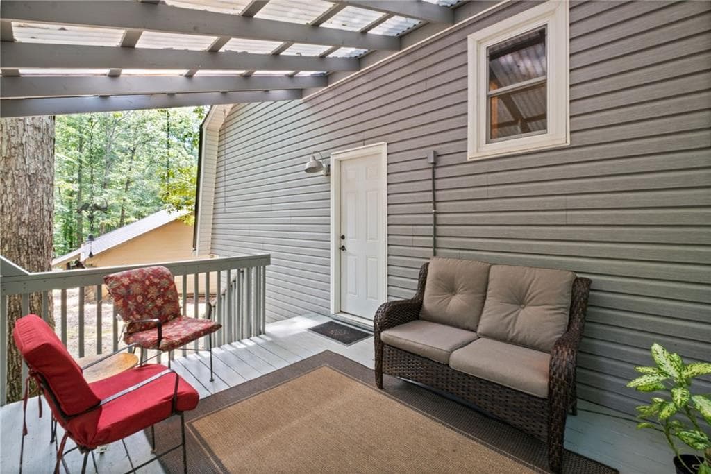 4 bedroom, 5 bathroom, 2,697 sq ft single family residence for sale at 115 Leaf Lake Drive, Suwanee, GA 30024 — photo 8