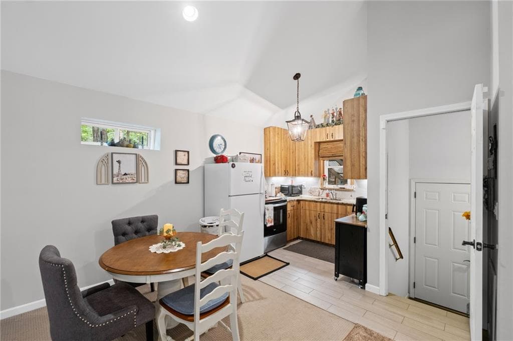 4 bedroom, 5 bathroom, 2,697 sq ft single family residence for sale at 115 Leaf Lake Drive, Suwanee, GA 30024 — photo 4