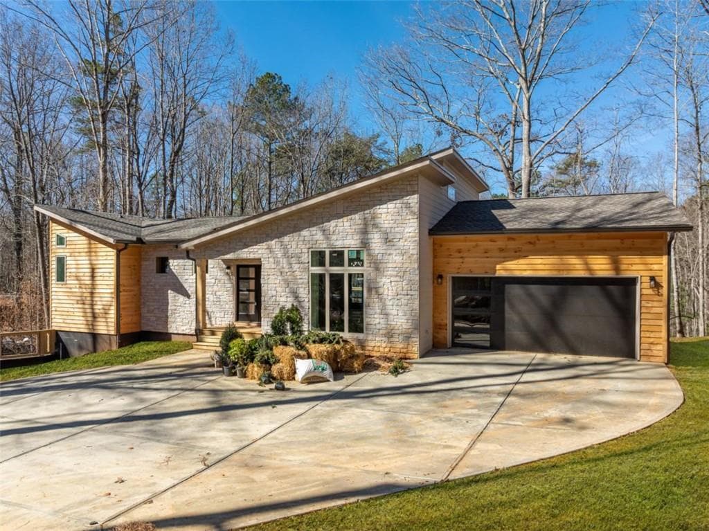 2140 Newport Drive, Ellijay, GA 30540 — most recent listing photo
