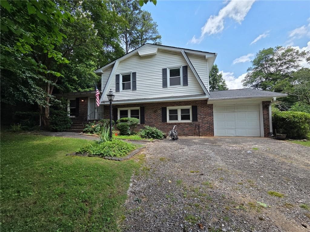 3 bedroom, 3 bathroom, 1,977 sq ft single family residence sold at 3400 Elm Creek Drive, Marietta, GA 30064