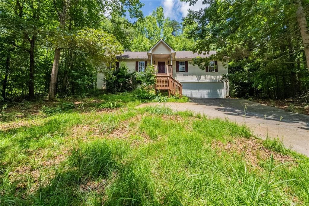 3 bedroom, 2 bathroom, 1,637 sq ft single family residence sold at 3930 Pine Tree Lane, Gainesville, GA 30501