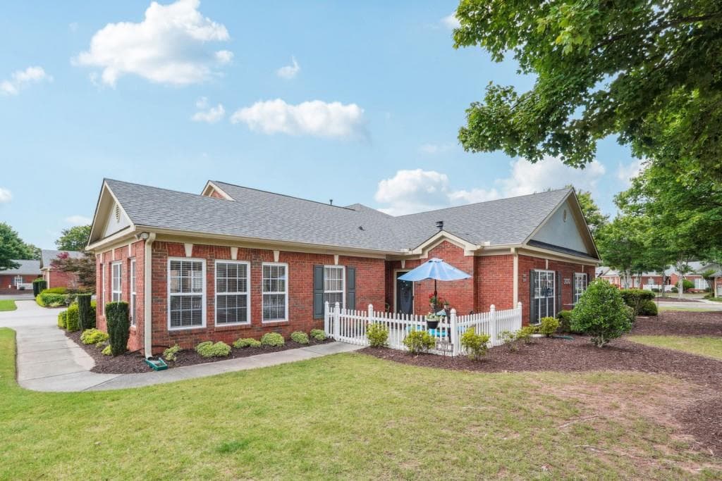 2 bedroom, 2 bathroom, 1,566 sq ft condominium sold at 119 Holiday Road Unit #301, Buford, GA 30518