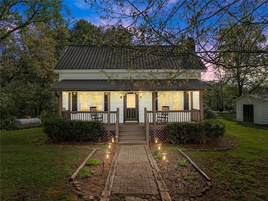 3 bedroom, 2 bathroom, 1,408 sq ft single family residence sold at 420 Porter Springs Road, Dahlonega, GA 30533