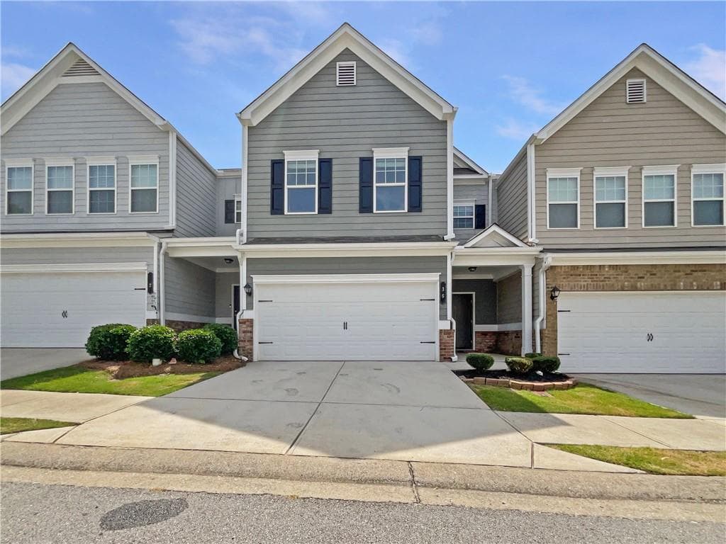 3 bedroom, 3 bathroom, 2,012 sq ft townhouse sold at 36 Crescent, Dallas, GA 30157