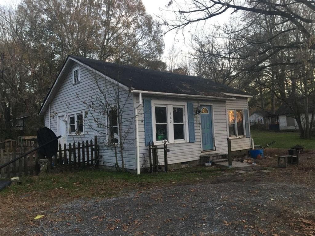 3 bedroom, 1 bathroom, 870 sq ft single family residence sold at 562 Highland Avenue, Summerville, GA 30747