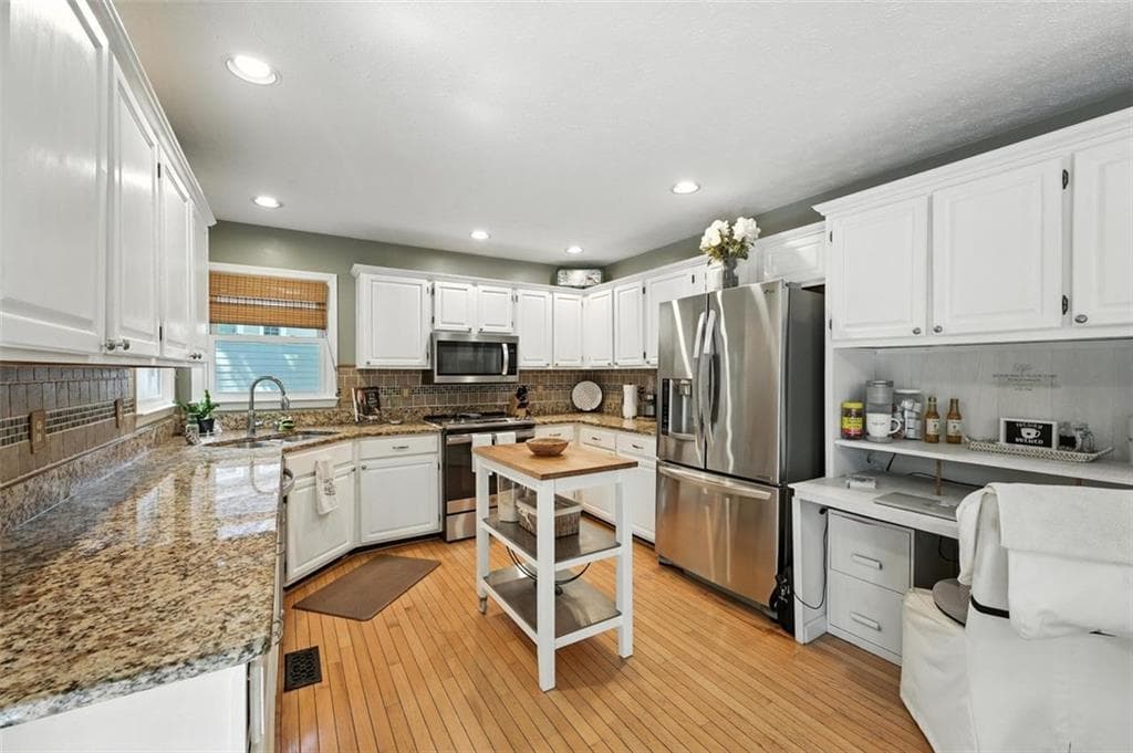 912 SPRING Valley, Woodstock, GA 30189 — most recent listing photo