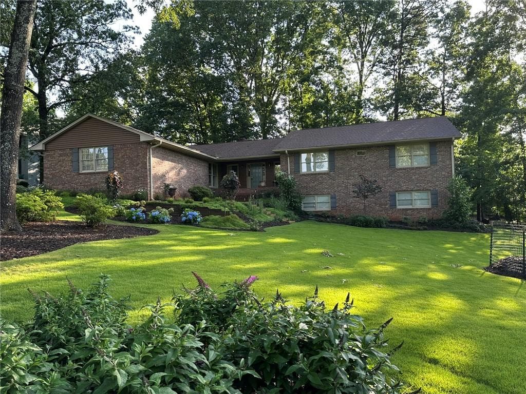 747 Dogwood Circle, Norcross, GA 30071 — most recent listing photo
