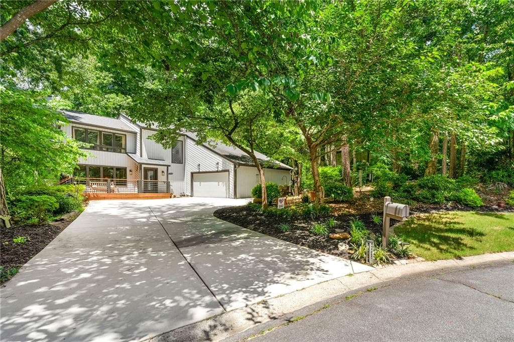 4290 Inverness Court, Roswell, GA 30075 — most recent listing photo