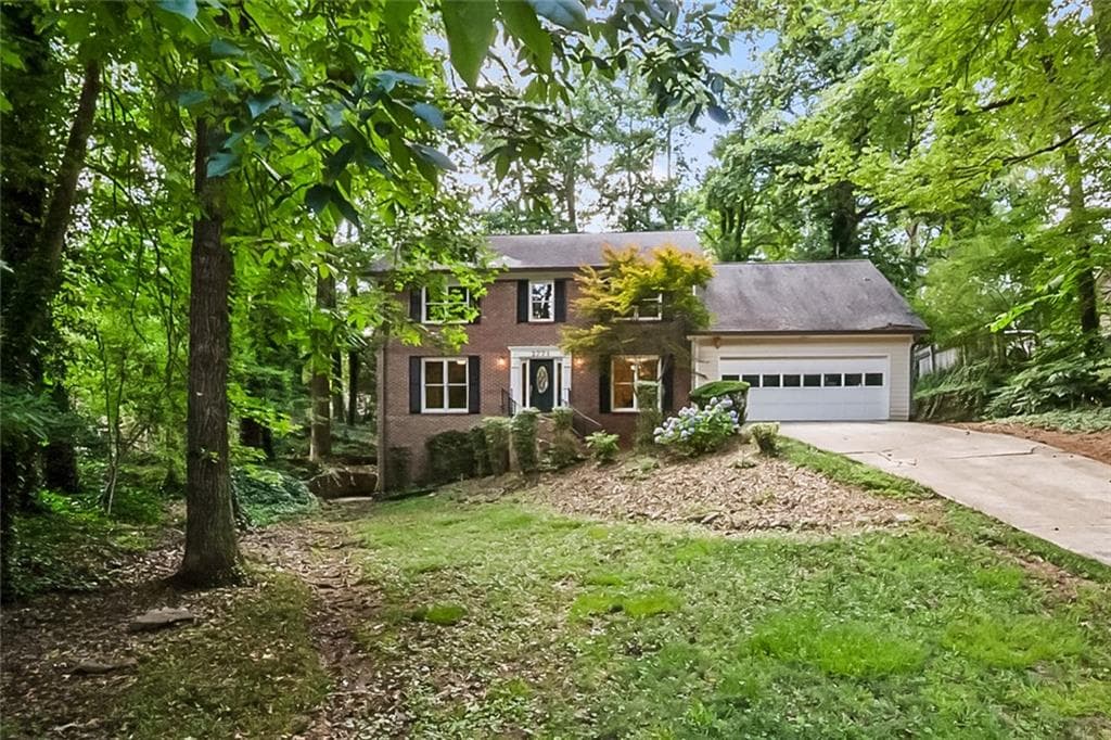 4 bedroom, 3 bathroom, 2,683 sq ft single family residence sold at 2771 Kenwood Drive, Duluth, GA 30096