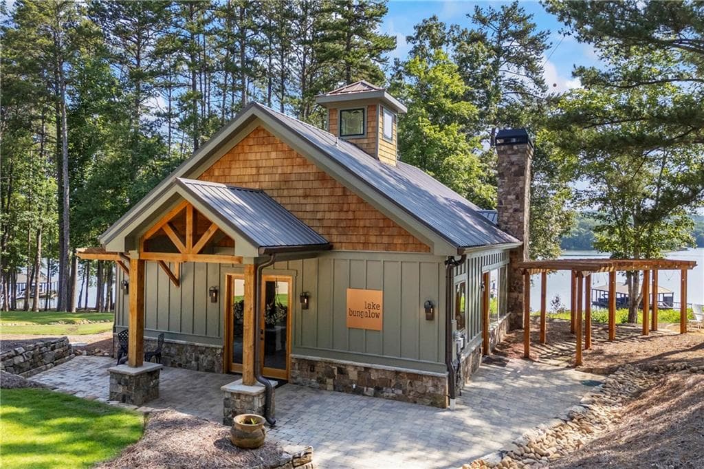1132 N Edgewater Trail, Toccoa, GA 30577 — most recent listing photo
