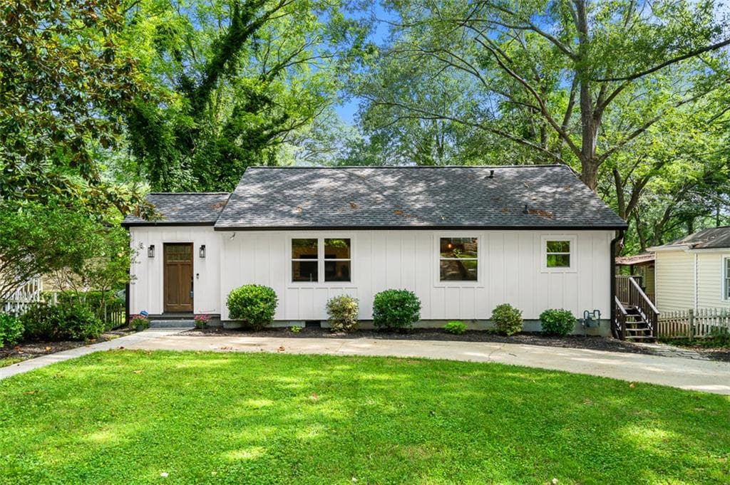 2 bedroom, 1 bathroom, 918 sq ft single family residence sold at 1556 Braeburn Drive, Atlanta, GA 30316