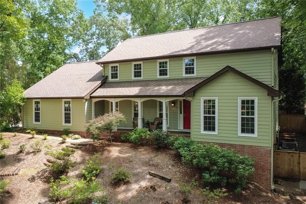 5 bedroom, 3 bathroom, 3,277 sq ft single family residence sold at 300 STONE MILL Trail, Atlanta, GA 30328