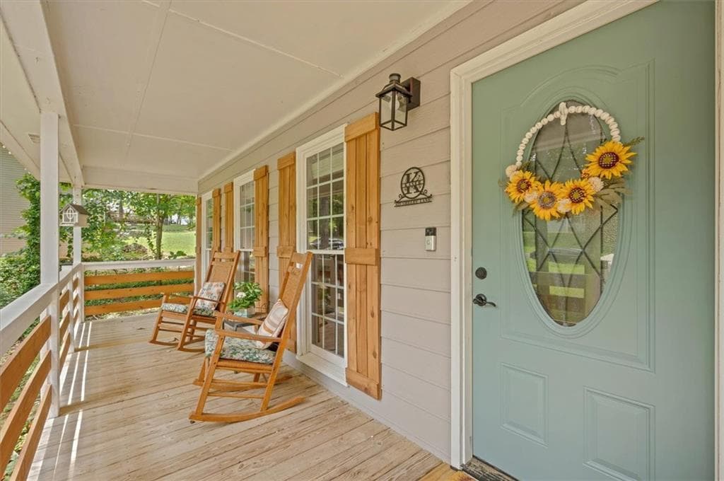 3 bedroom, 2 bathroom, 1,386 sq ft single family residence sold at 425 Shelby Lane, Hiram, GA 30141