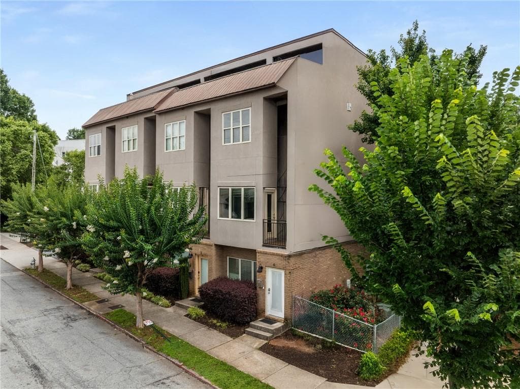 3 bedroom, 4 bathroom, 1,591 sq ft townhouse sold at 616 Angier Avenue 4, Atlanta, GA 30308