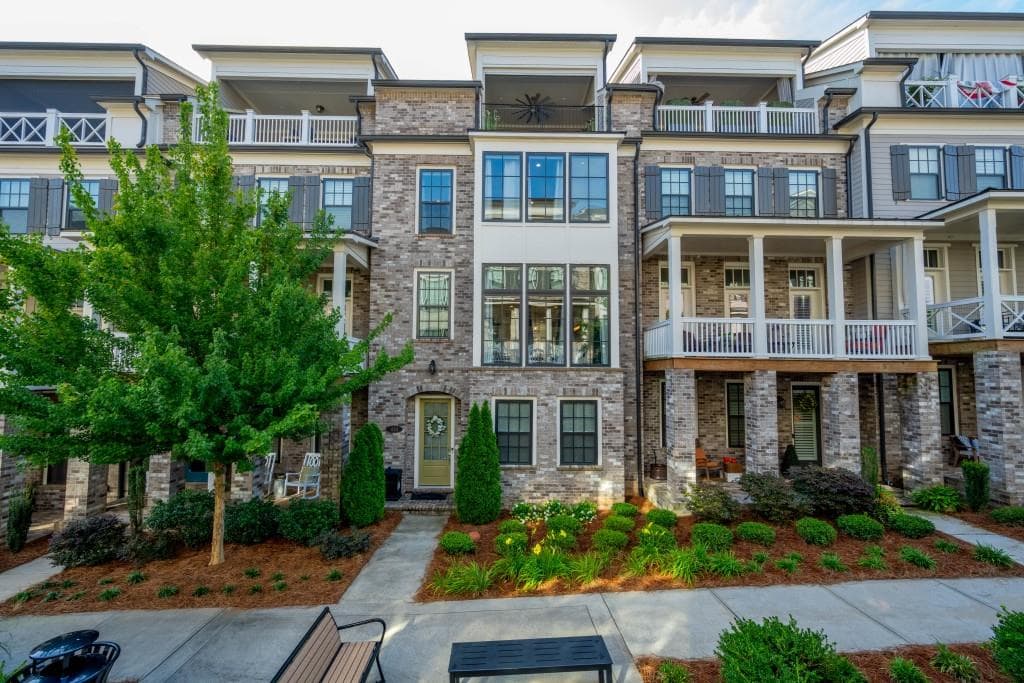 4 bedroom, 5 bathroom, 3,303 sq ft townhouse sold at 414 Concord Street, Alpharetta, GA 30009