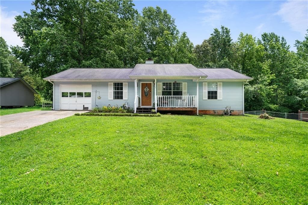 3 bedroom, 2 bathroom, 1,180 sq ft single family residence sold at 5614 North Hall Place, Murrayville, GA 30564