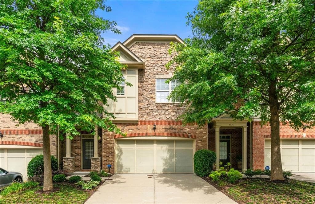 3 bedroom, 4 bathroom, 2,595 sq ft townhouse sold at 5534 Parkerton Lane, Sandy Springs, GA 30342